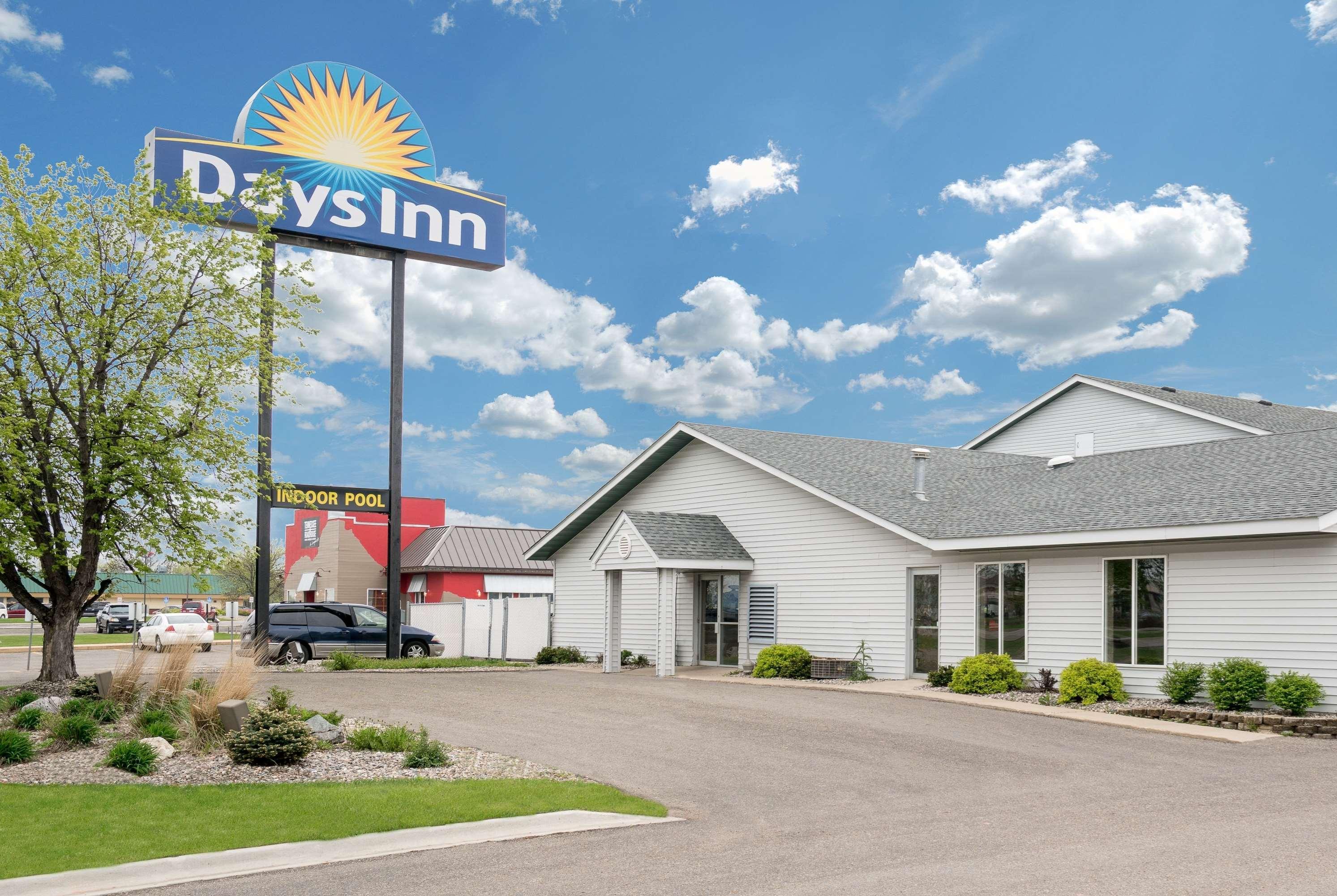 Days Inn By Wyndham Alexandria Mn Exterior photo