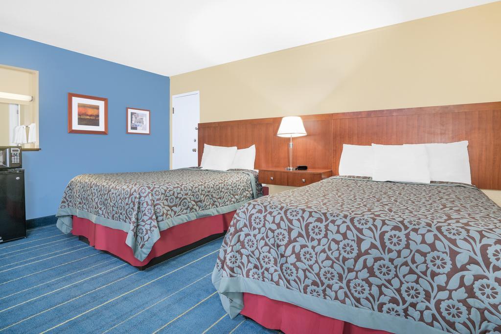 Days Inn By Wyndham Alexandria Mn Room photo